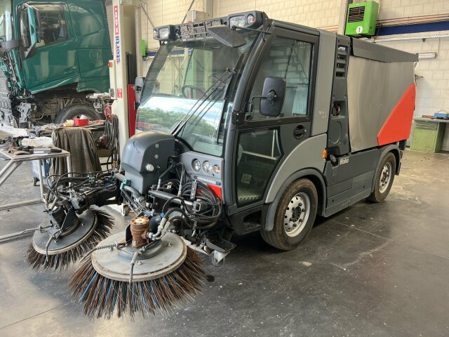 Hako Citymaster CM 2200 Kehrmaschine 2 m³ - Makinë fshirëse për rrugët: foto 1 Hako Citymaster CM 2200 Kehrmaschine 2 m³ - Makinë fshirëse për rrugët: foto 1