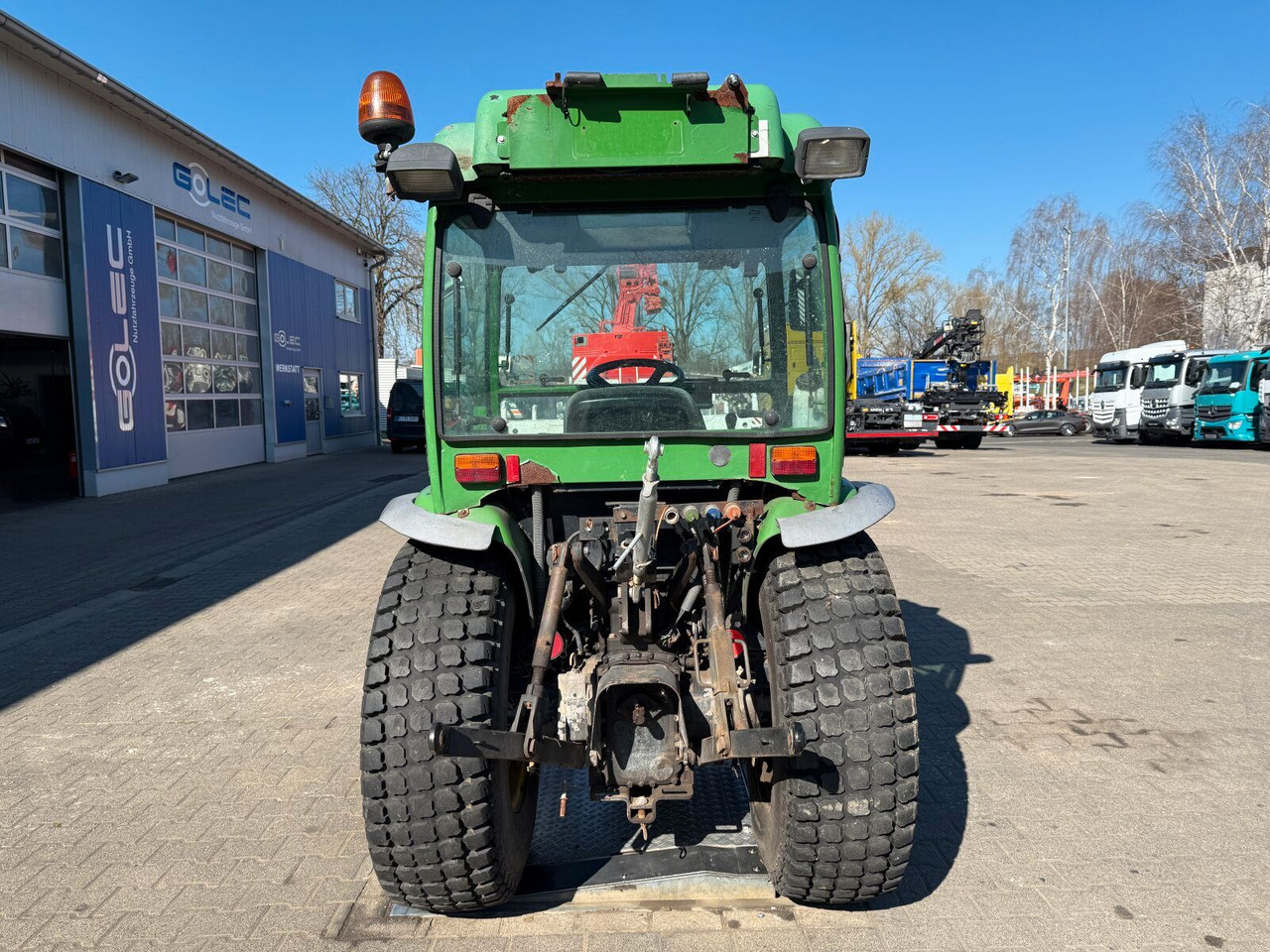John Deere 3520 Kommunaltrak. Frontkraftheber Kuppeldreieck - Traktor: foto 4 John Deere 3520 Kommunaltrak. Frontkraftheber Kuppeldreieck - Traktor: foto 4
