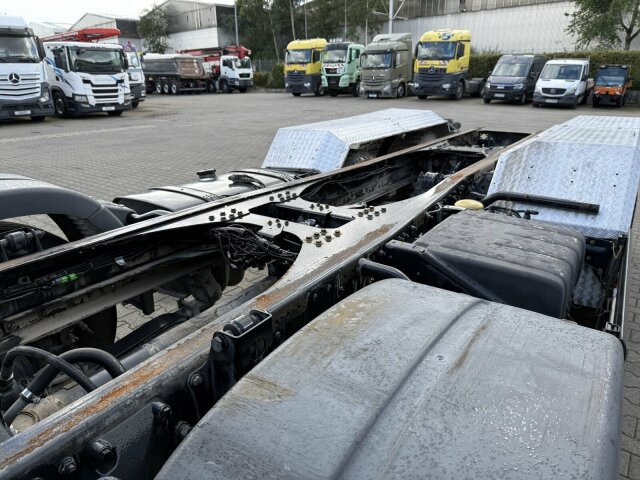 Kamion kabinë-shasi MAN TGS 35.420 8x4 Euro 6C Fahrgestell Betonmischer: foto 6