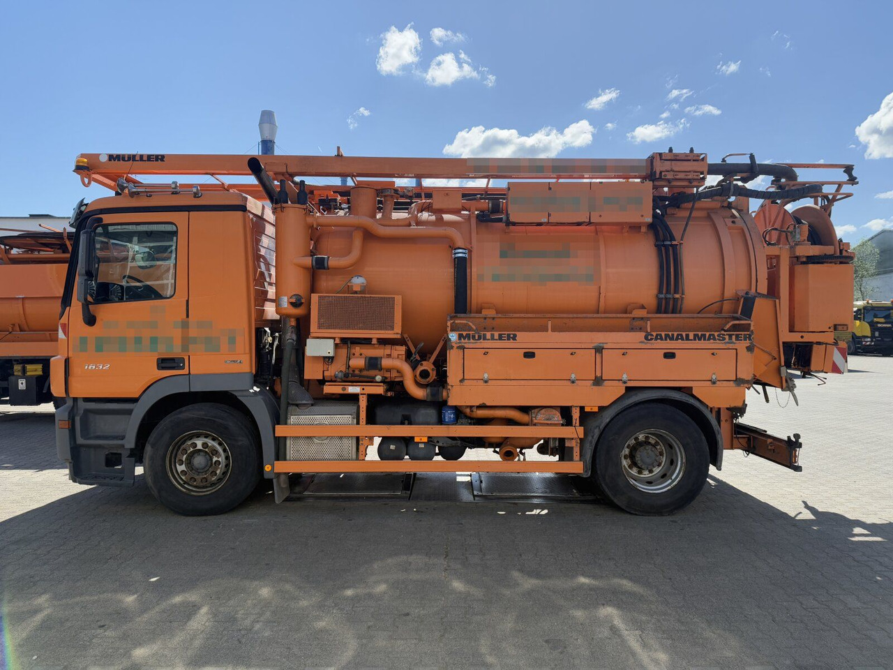 Mercedes-Benz ACTROS 1832 L Kanalreiniger MÜLLER 10.000 L - Kamion me vakuum: foto 5 Mercedes-Benz ACTROS 1832 L Kanalreiniger MÜLLER 10.000 L - Kamion me vakuum: foto 5