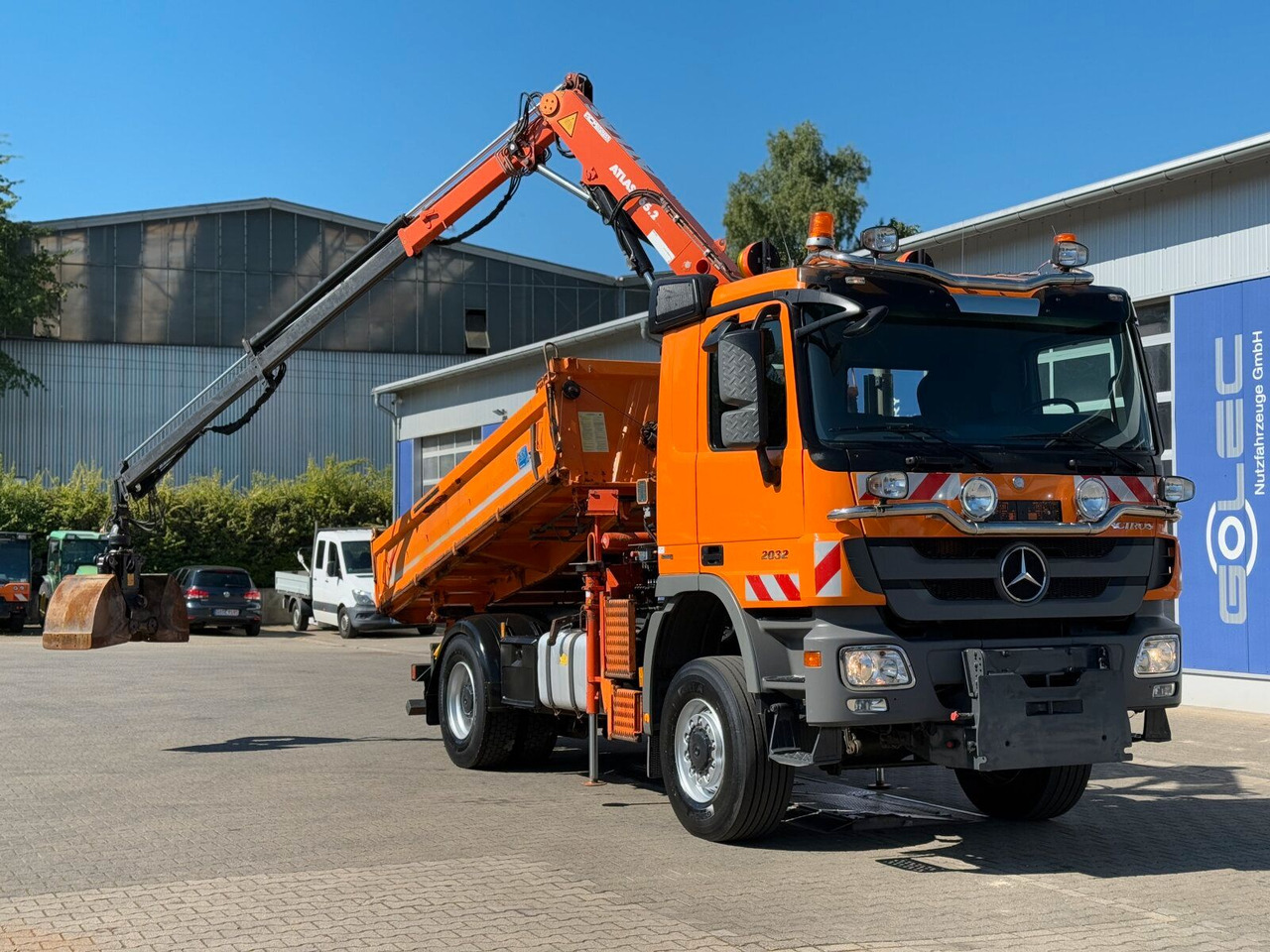 Mercedes-Benz ACTROS 2044 4x4 Kipper Kran ATLAS 65.2 A2L - Kamion vetëshkarkues, Kamion me vinç: foto 2 Mercedes-Benz ACTROS 2044 4x4 Kipper Kran ATLAS 65.2 A2L - Kamion vetëshkarkues, Kamion me vinç: foto 2