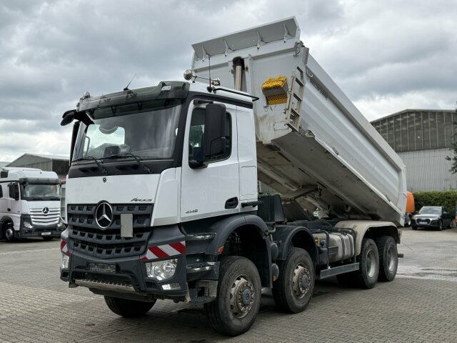 Mercedes-Benz Arocs 4145 8x8 Muldenkipper MEILLER - Kamion vetëshkarkues: foto 4 Mercedes-Benz Arocs 4145 8x8 Muldenkipper MEILLER - Kamion vetëshkarkues: foto 4