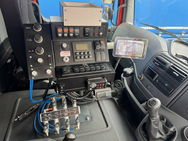 Mercedes-Benz Atego 1324 4x2 Kehrmaschine BROCK HD Anlage - Makinë fshirëse për rrugët: foto 5 Mercedes-Benz Atego 1324 4x2 Kehrmaschine BROCK HD Anlage - Makinë fshirëse për rrugët: foto 5