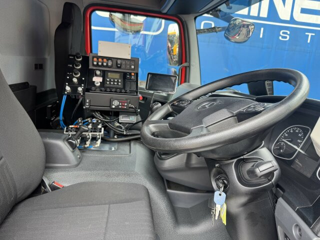Mercedes-Benz Atego 1324 4x2 Kehrmaschine BROCK HD Anlage - Makinë fshirëse për rrugët: foto 2 Mercedes-Benz Atego 1324 4x2 Kehrmaschine BROCK HD Anlage - Makinë fshirëse për rrugët: foto 2