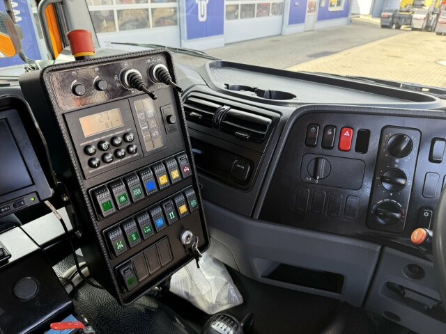 Mercedes-Benz Atego 1324 4x2 Kehrmaschine Viajet 6R/L - Makinë fshirëse për rrugët: foto 5 Mercedes-Benz Atego 1324 4x2 Kehrmaschine Viajet 6R/L - Makinë fshirëse për rrugët: foto 5
