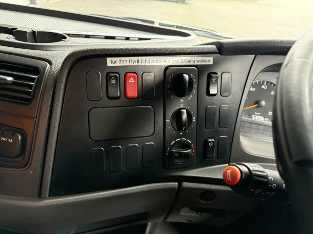 Mercedes-Benz Atego Kehrmaschine BUCHER CITYFANT 5000 - Makinë fshirëse për rrugët: foto 5 Mercedes-Benz Atego Kehrmaschine BUCHER CITYFANT 5000 - Makinë fshirëse për rrugët: foto 5