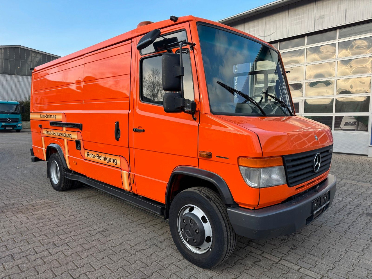 Mercedes-Benz Vario 818D Kanalreiniger Rockstroh Drain Jet 100 - Kamion me vakuum: foto 1 Mercedes-Benz Vario 818D Kanalreiniger Rockstroh Drain Jet 100 - Kamion me vakuum: foto 1