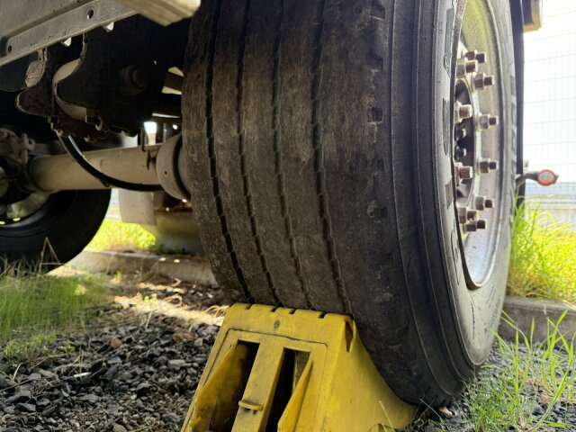 Schmitz Cargobull Gotha AFG 18 BS Baustoffanhänger 2 Achse - Rimorkio e hapur/ Platformë: foto 3 Schmitz Cargobull Gotha AFG 18 BS Baustoffanhänger 2 Achse - Rimorkio e hapur/ Platformë: foto 3