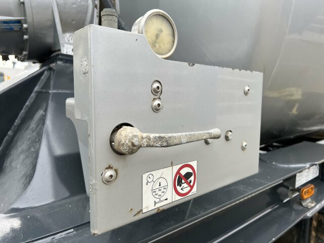 Schwing Stetter Betonmischer Auflieger 10 m³ - Gjysmë rimorkio betoniere: foto 4 Schwing Stetter Betonmischer Auflieger 10 m³ - Gjysmë rimorkio betoniere: foto 4
