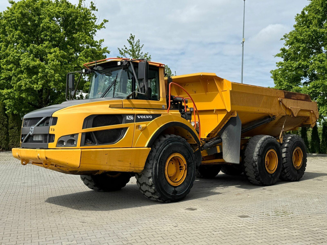 Volvo A25G Dumper 22,5 Ton 11.361 Stunden Volvo A25G Dumper 22,5 Ton 11.361 Stunden - Kamion vetëshkarkues: foto 2 Volvo A25G Dumper 22,5 Ton 11.361 Stunden Volvo A25G Dumper 22,5 Ton 11.361 Stunden - Kamion vetëshkarkues: foto 2
