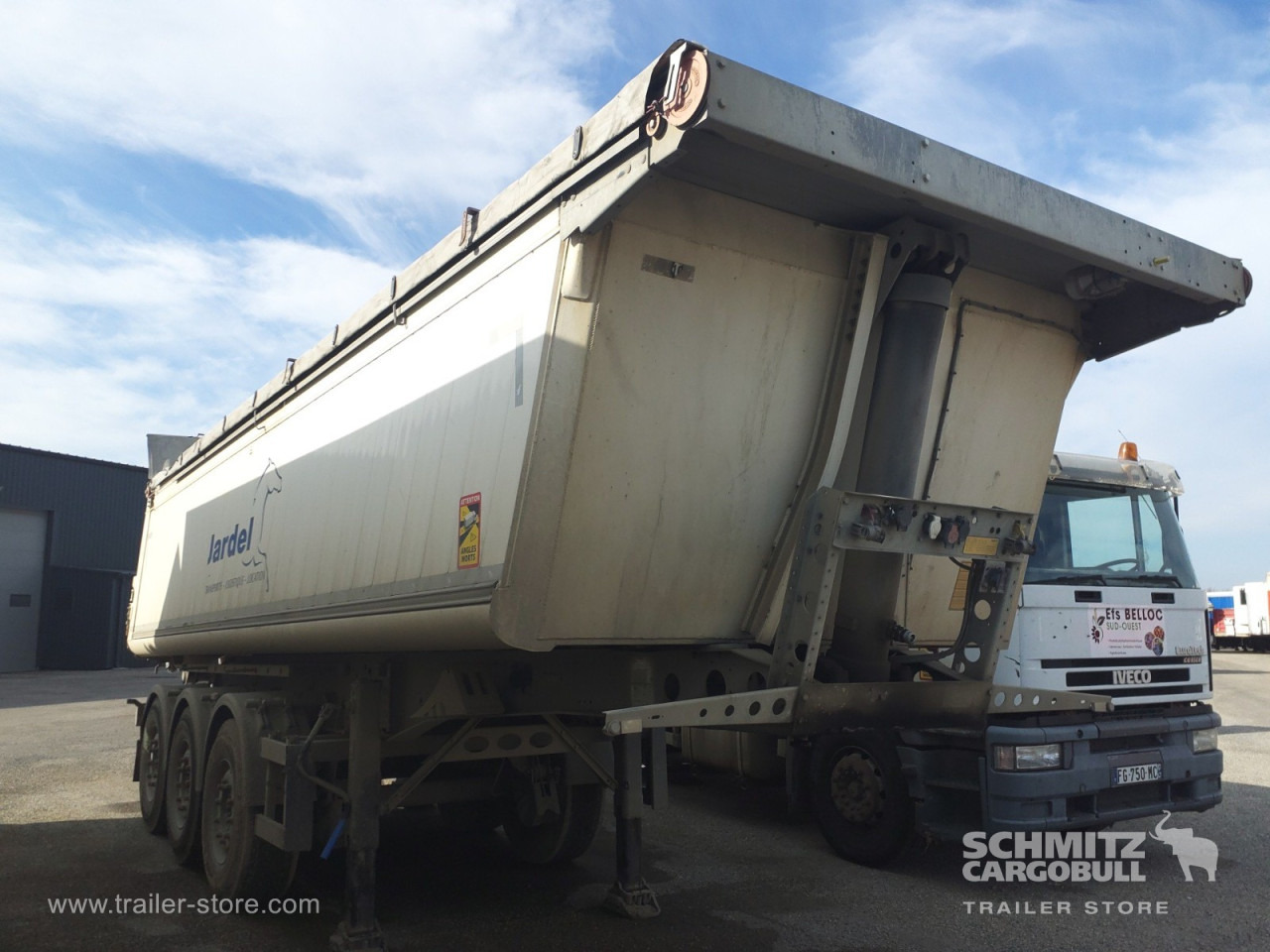 SCHMITZ Tipper Alu-square sided body 24m³ - Gjysmë rimorkio vetëshkarkuese: foto 1 SCHMITZ Tipper Alu-square sided body 24m³ - Gjysmë rimorkio vetëshkarkuese: foto 1