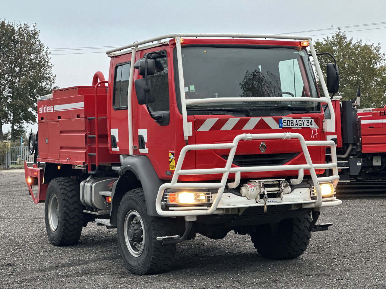 RENAULT Midlum 220 4x4 - Zjarrfikëse: foto 1 RENAULT Midlum 220 4x4 - Zjarrfikëse: foto 1