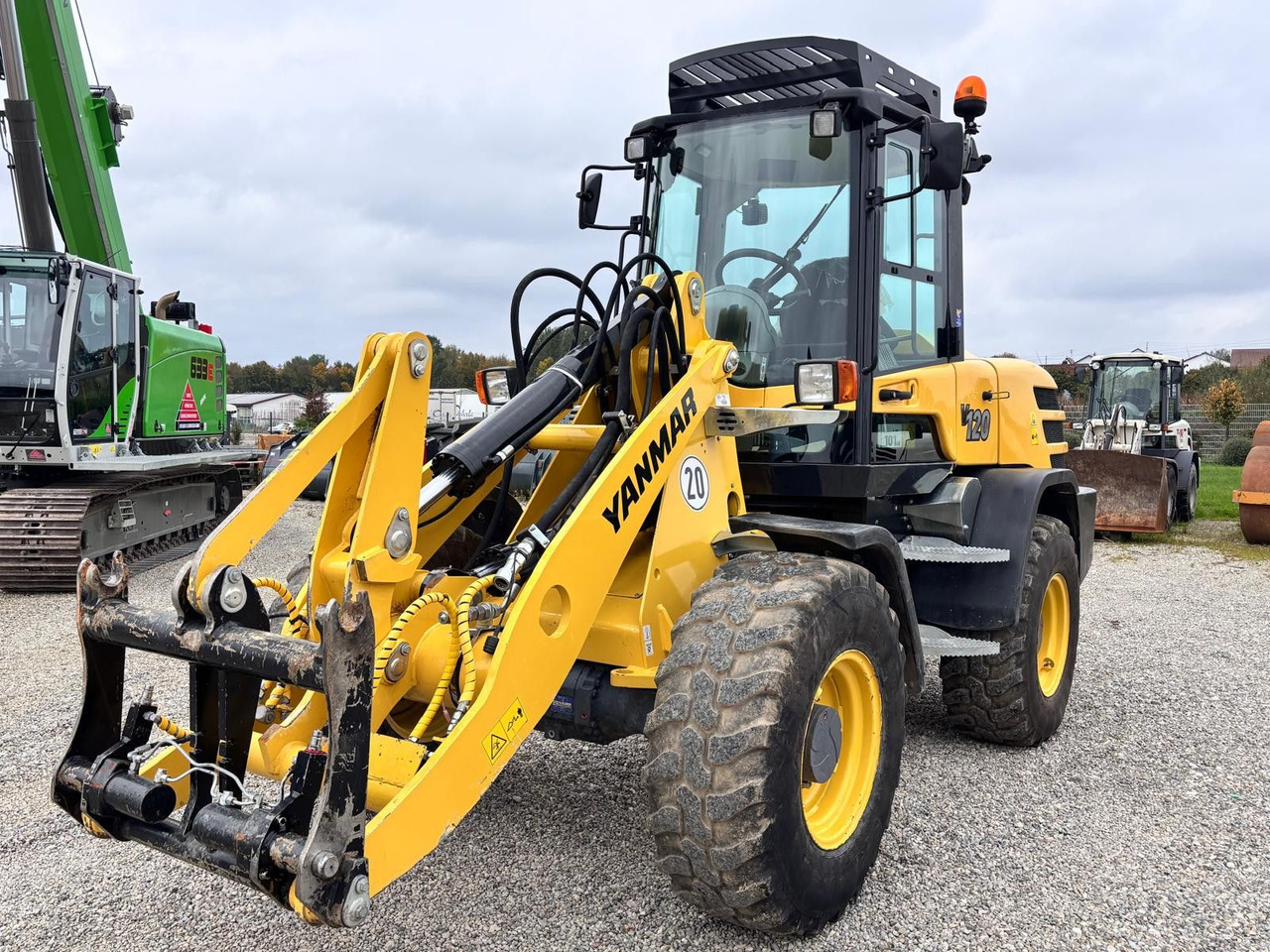 Yanmar V 120 - Fadrom me goma: foto 1 Yanmar V 120 - Fadrom me goma: foto 1
