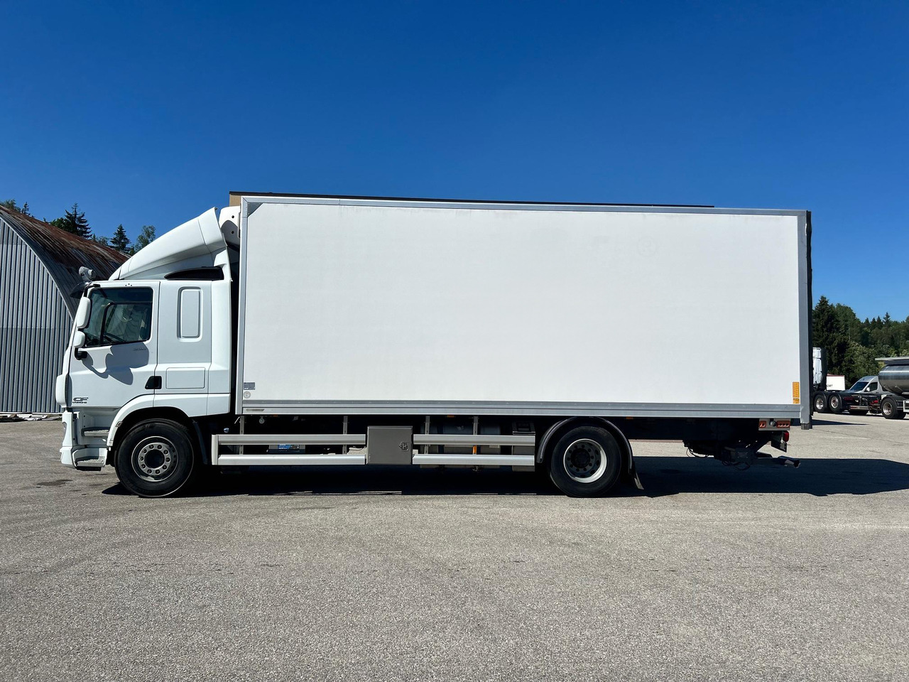 DAF CF330 - Kamion frigorifer: foto 4 DAF CF330 - Kamion frigorifer: foto 4