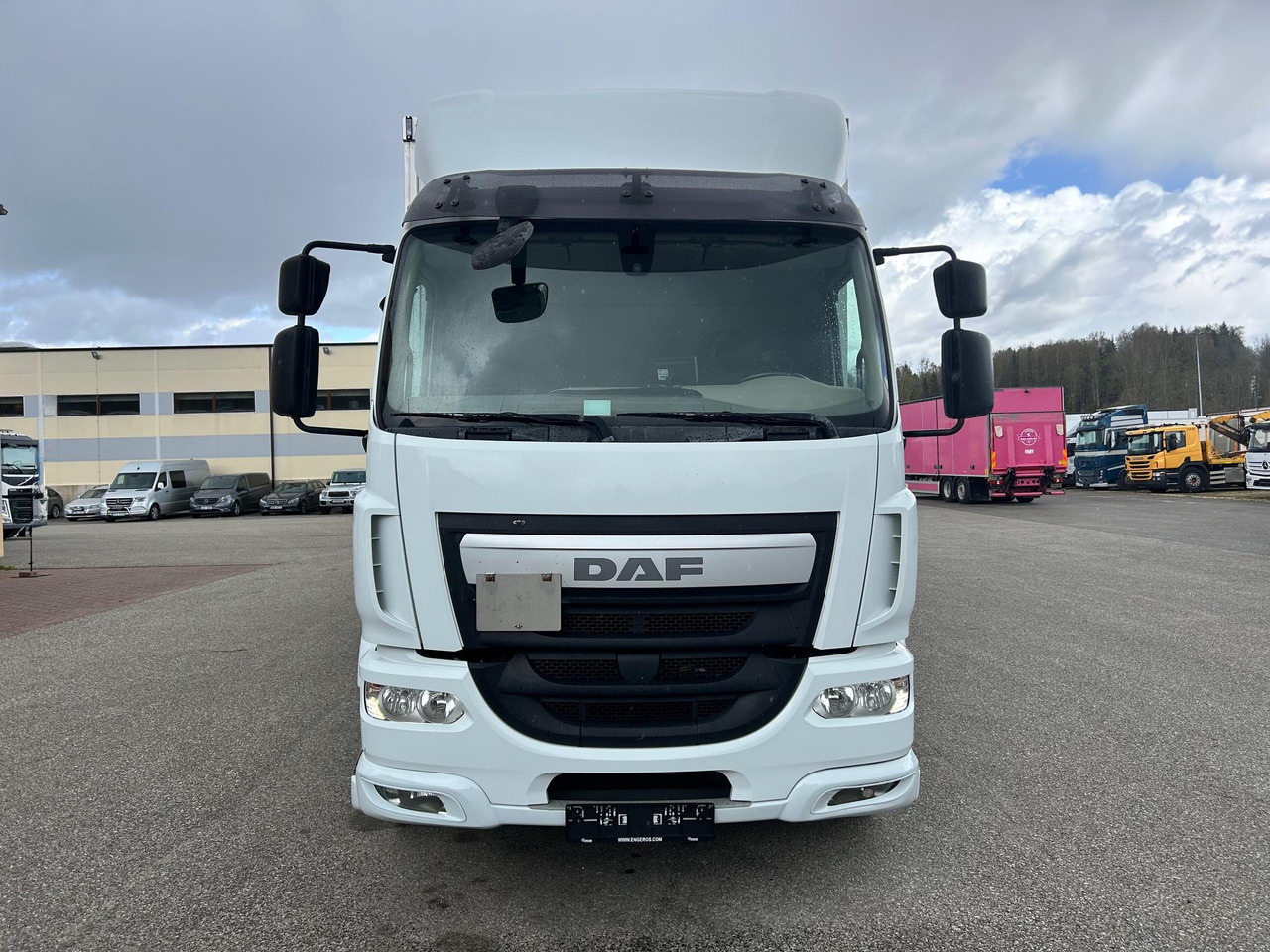DAF LF320 - Kamion vagonetë: foto 3 DAF LF320 - Kamion vagonetë: foto 3