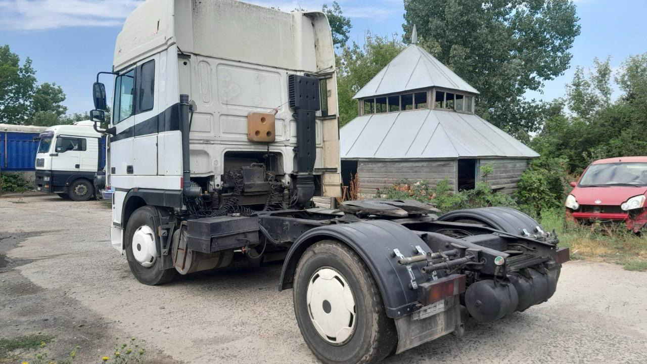DAF 95XF430 - Gjysmë-kamion: foto 4 DAF 95XF430 - Gjysmë-kamion: foto 4