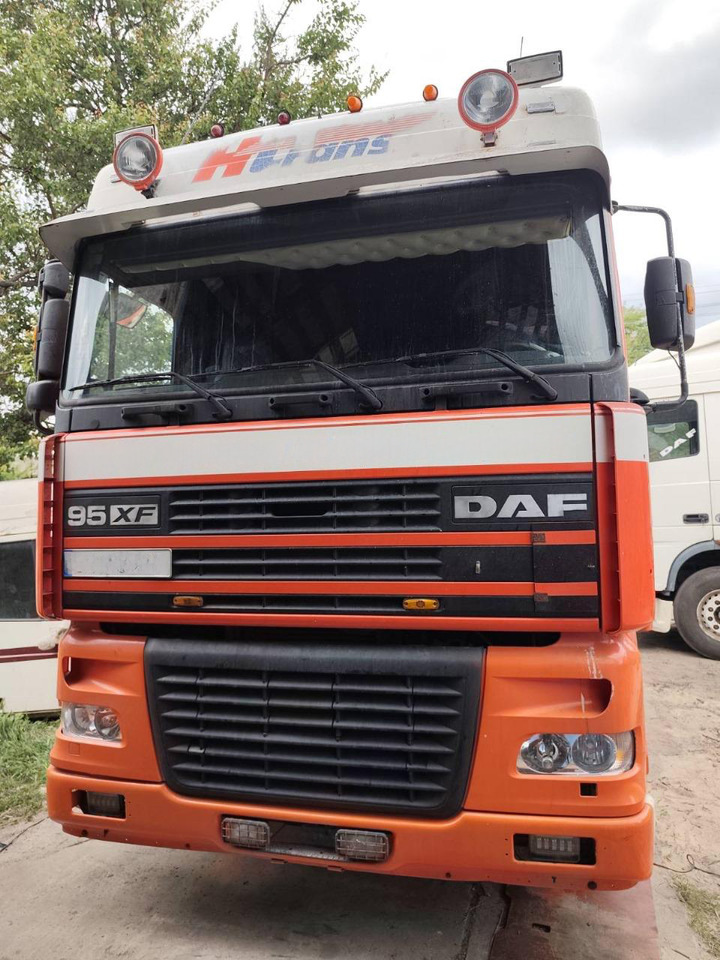DAF XF 95.430 - Gjysmë-kamion: foto 1 DAF XF 95.430 - Gjysmë-kamion: foto 1