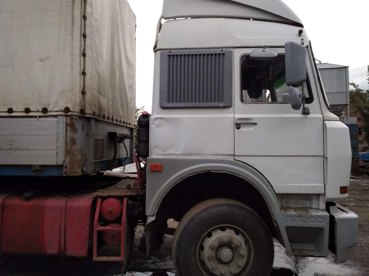 IVECO Turbostar 190.36 - Gjysmë-kamion: foto 3 IVECO Turbostar 190.36 - Gjysmë-kamion: foto 3