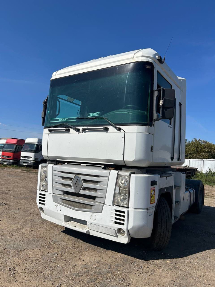 RENAULT Magnum 440 - Gjysmë-kamion: foto 3 RENAULT Magnum 440 - Gjysmë-kamion: foto 3