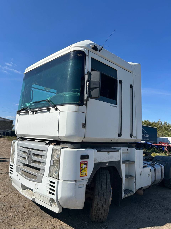 RENAULT Magnum 440 - Gjysmë-kamion: foto 4 RENAULT Magnum 440 - Gjysmë-kamion: foto 4