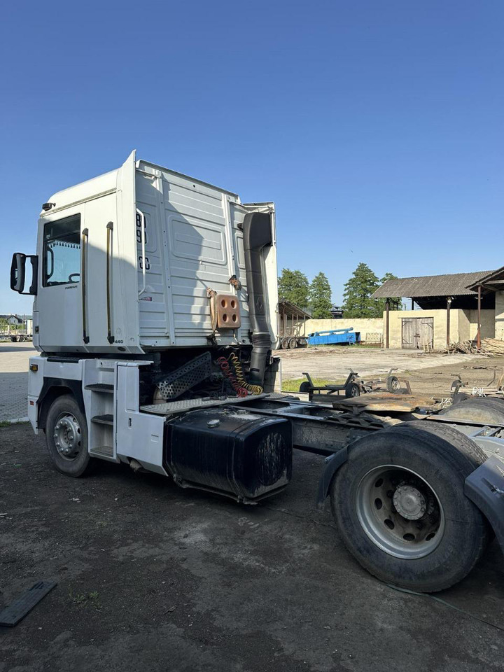 RENAULT Magnum 440 - Gjysmë-kamion: foto 3 RENAULT Magnum 440 - Gjysmë-kamion: foto 3