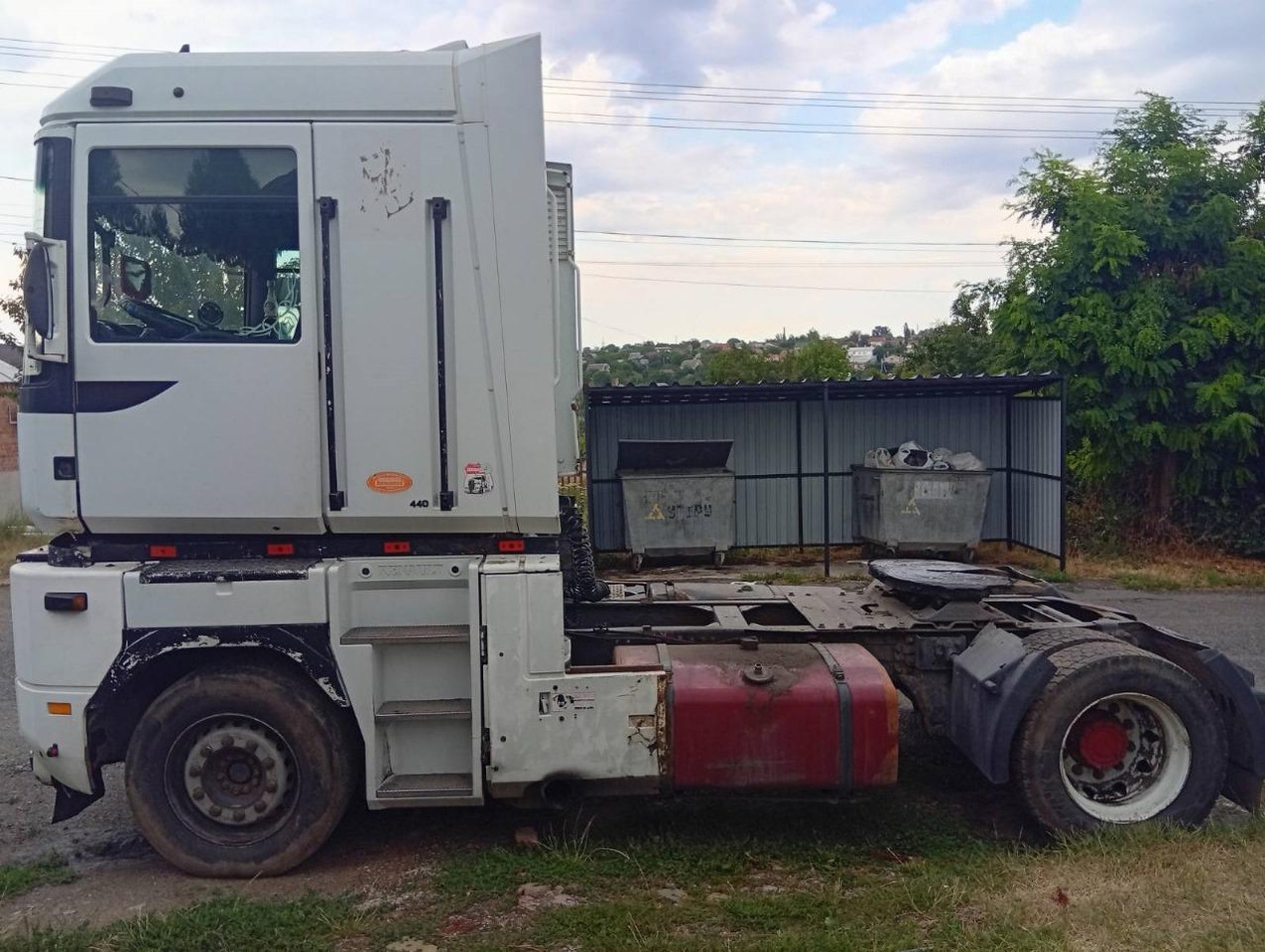 RENAULT Magnum 440 - Gjysmë-kamion: foto 1 RENAULT Magnum 440 - Gjysmë-kamion: foto 1