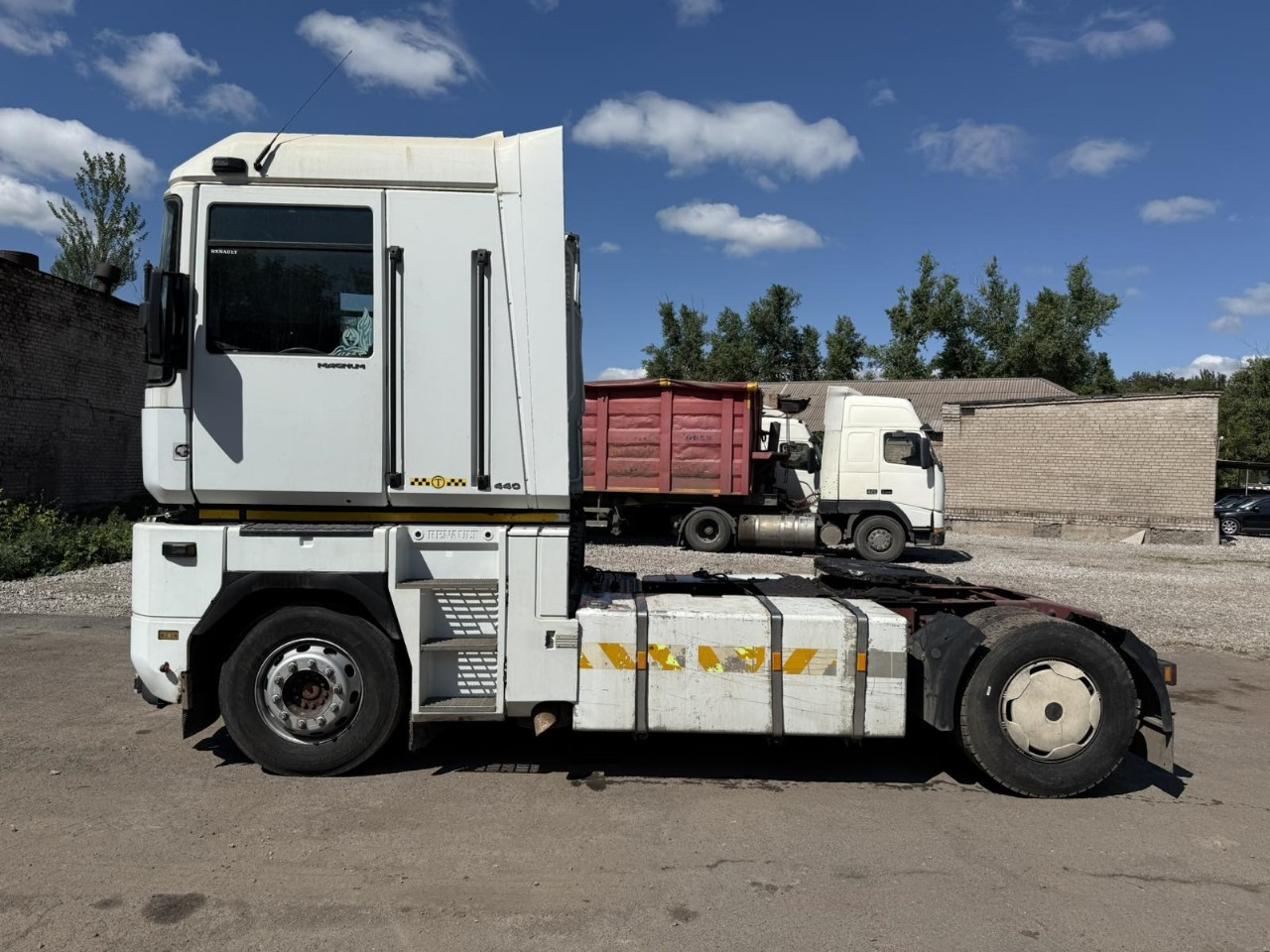 RENAULT Magnum 440 | ID1227S - Gjysmë-kamion: foto 1 RENAULT Magnum 440 | ID1227S - Gjysmë-kamion: foto 1