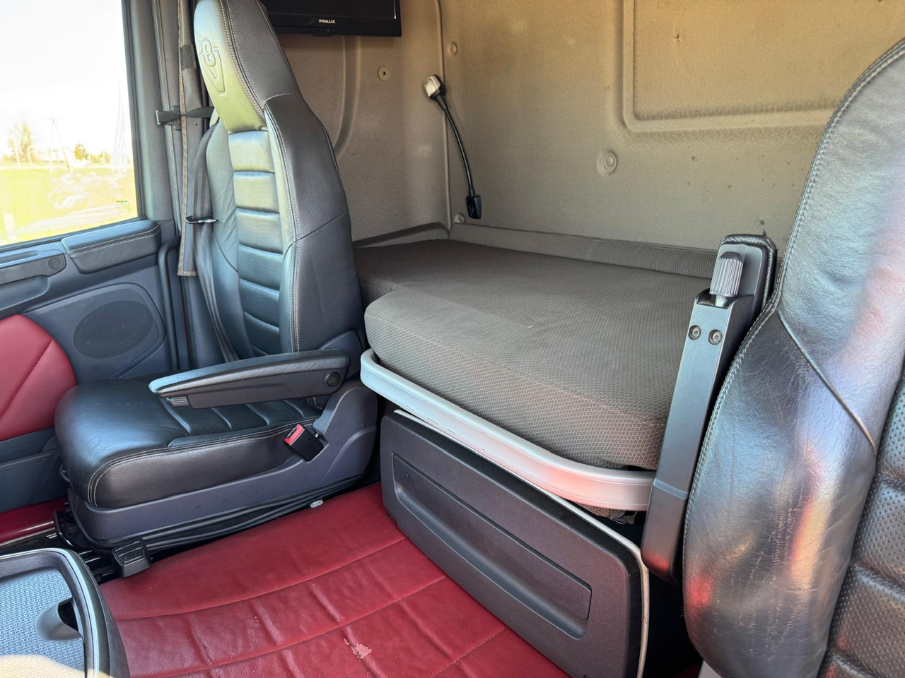 Gjysmë-kamion SCANIA R520: foto 15