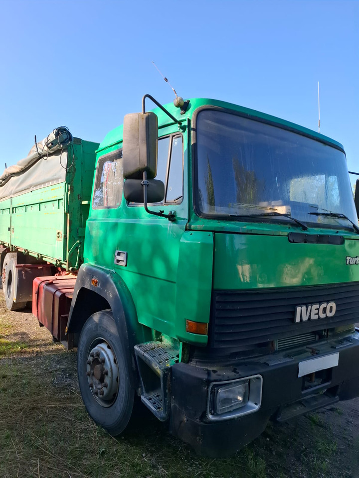 IVECO Turbostar - Kamion vetëshkarkues: foto 1 IVECO Turbostar - Kamion vetëshkarkues: foto 1