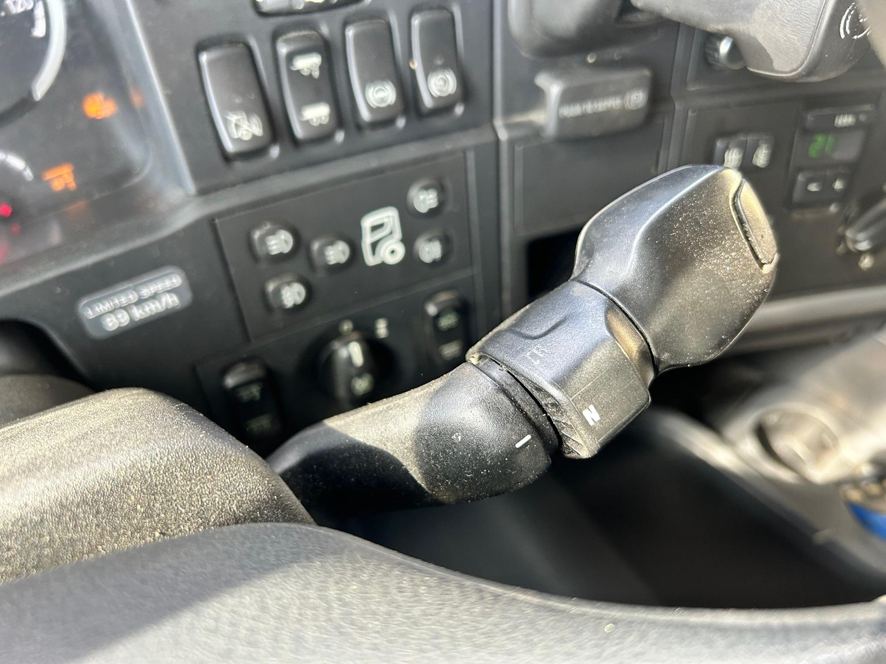 Kamion frigorifer SCANIA G490: foto 26 Kamion frigorifer SCANIA G490: foto 26