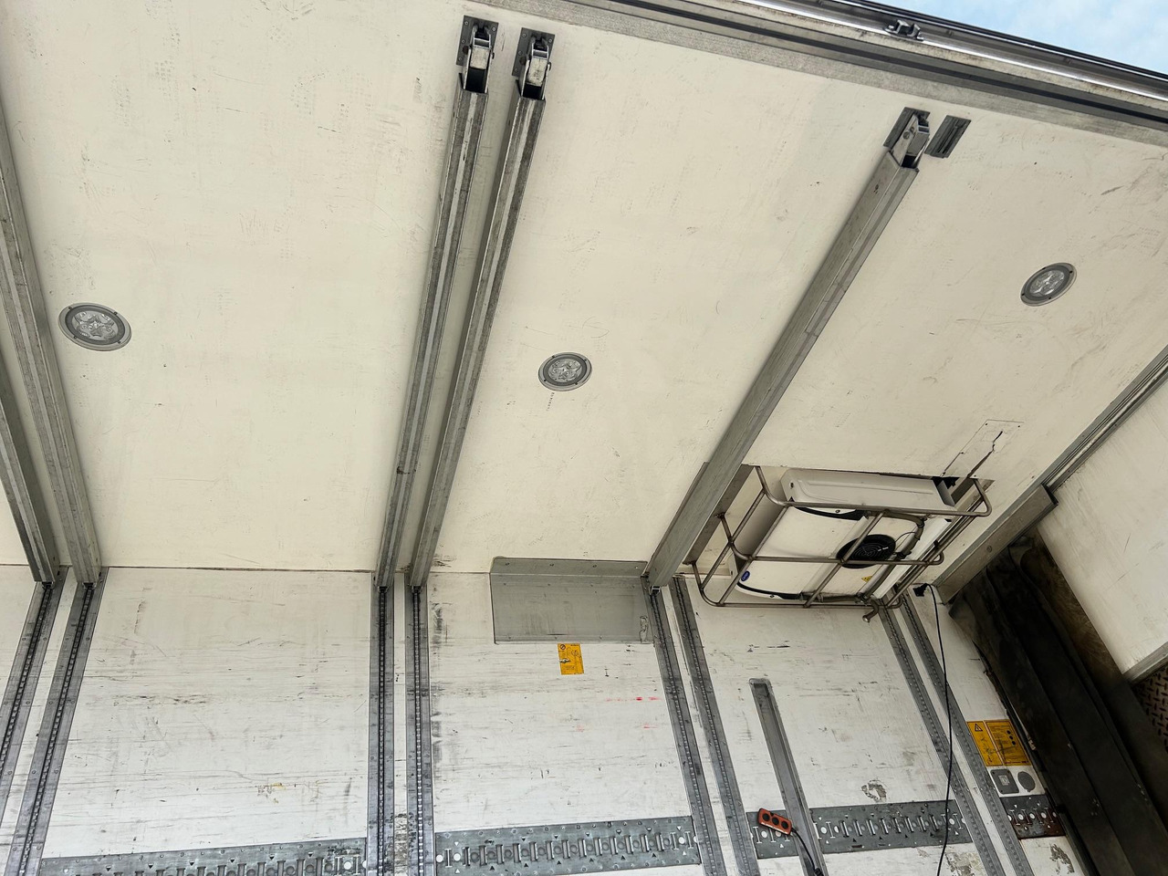 Kamion frigorifer SCANIA G490: foto 12 Kamion frigorifer SCANIA G490: foto 12