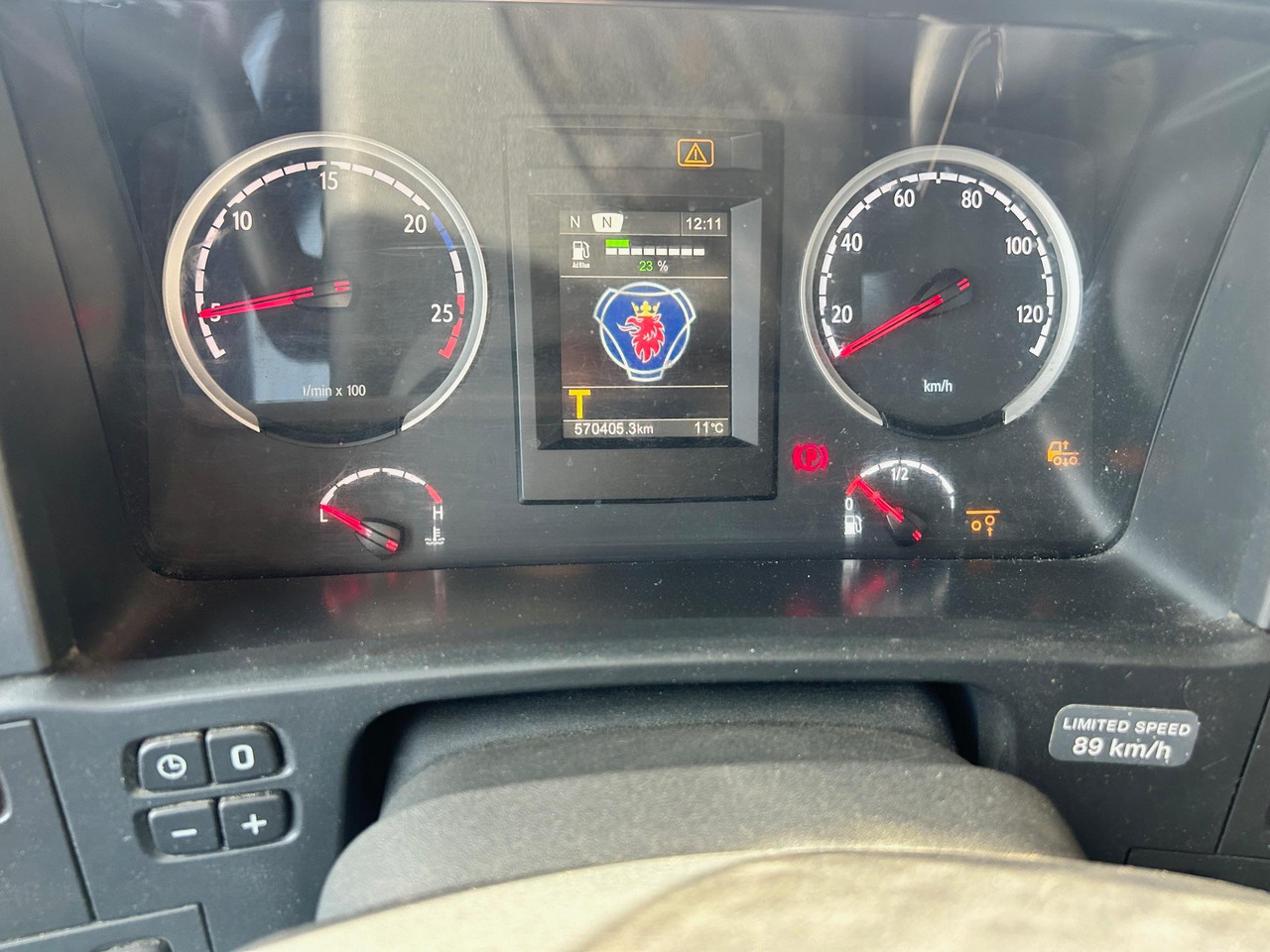 Kamion frigorifer SCANIA G490: foto 22 Kamion frigorifer SCANIA G490: foto 22