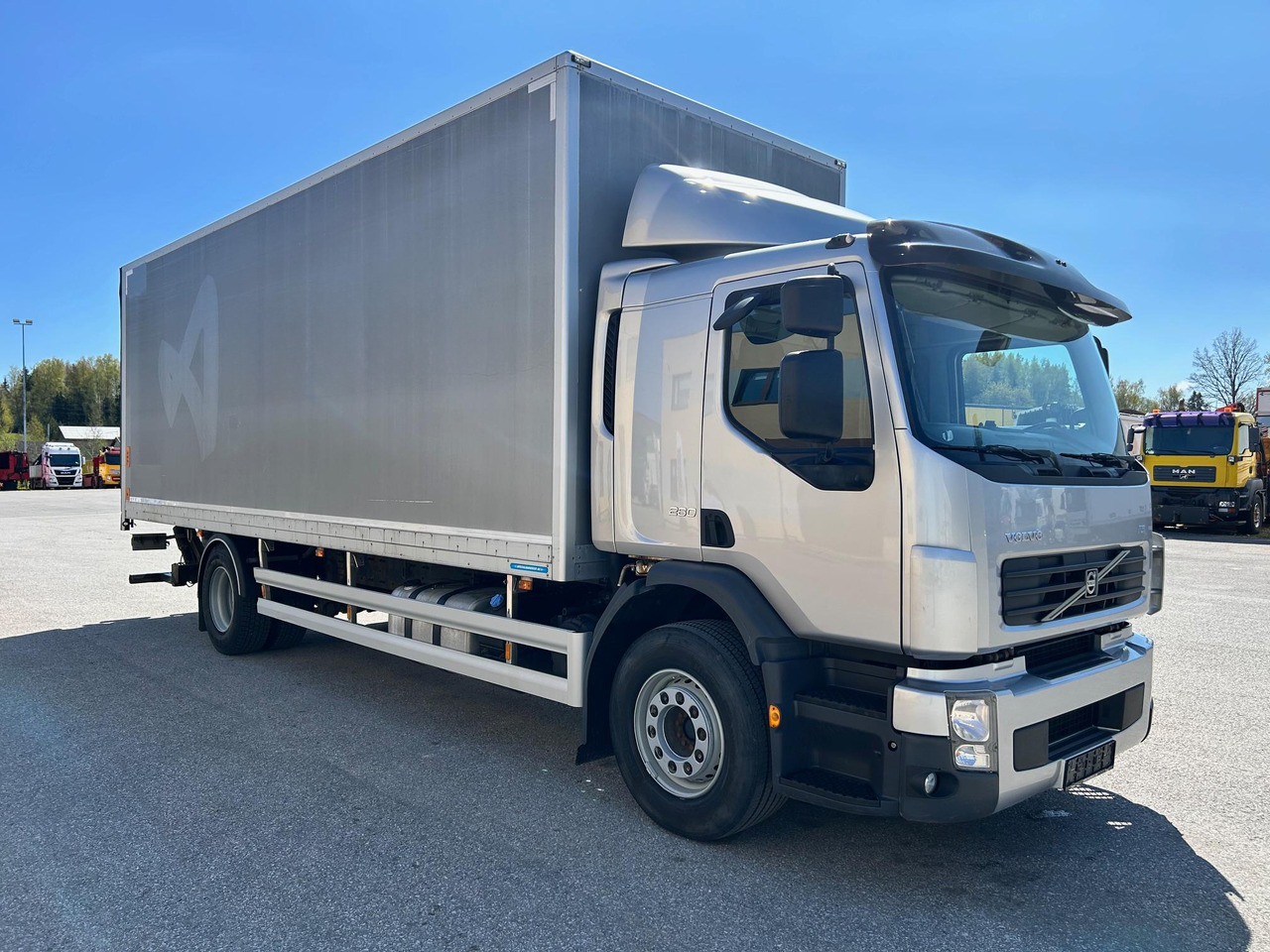 VOLVO FE260 - Kamion vagonetë: foto 1 VOLVO FE260 - Kamion vagonetë: foto 1
