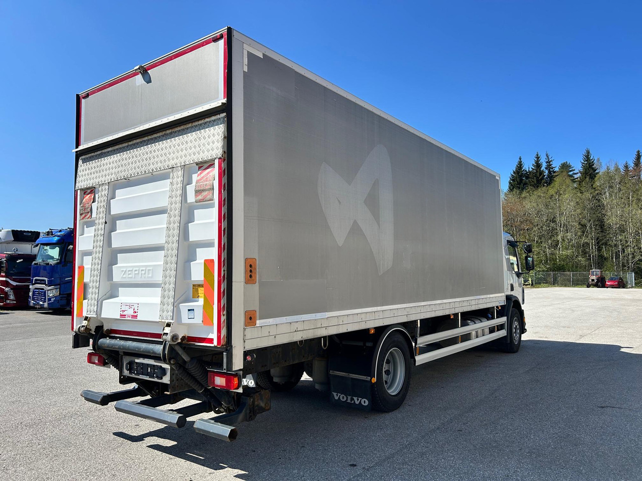 VOLVO FE260 - Kamion vagonetë: foto 5 VOLVO FE260 - Kamion vagonetë: foto 5