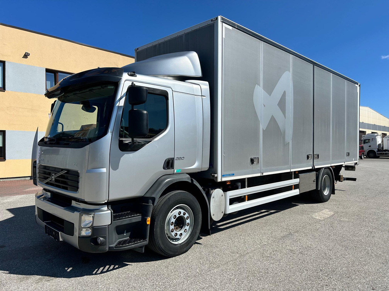 VOLVO FE260 - Kamion vagonetë: foto 2 VOLVO FE260 - Kamion vagonetë: foto 2