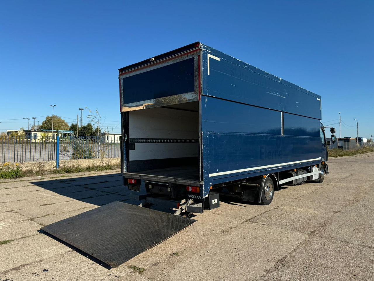 VOLVO FL 240 - Kamion vagonetë: foto 3 VOLVO FL 240 - Kamion vagonetë: foto 3