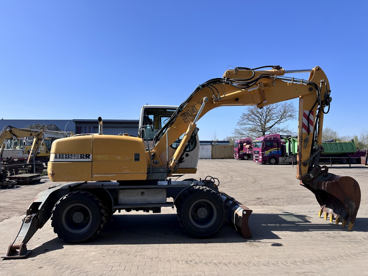 LIEBHERR A 314 All hydr. lines SW 33- 30 Km/h - Ekskavator me goma: foto 5 LIEBHERR A 314 All hydr. lines SW 33- 30 Km/h - Ekskavator me goma: foto 5