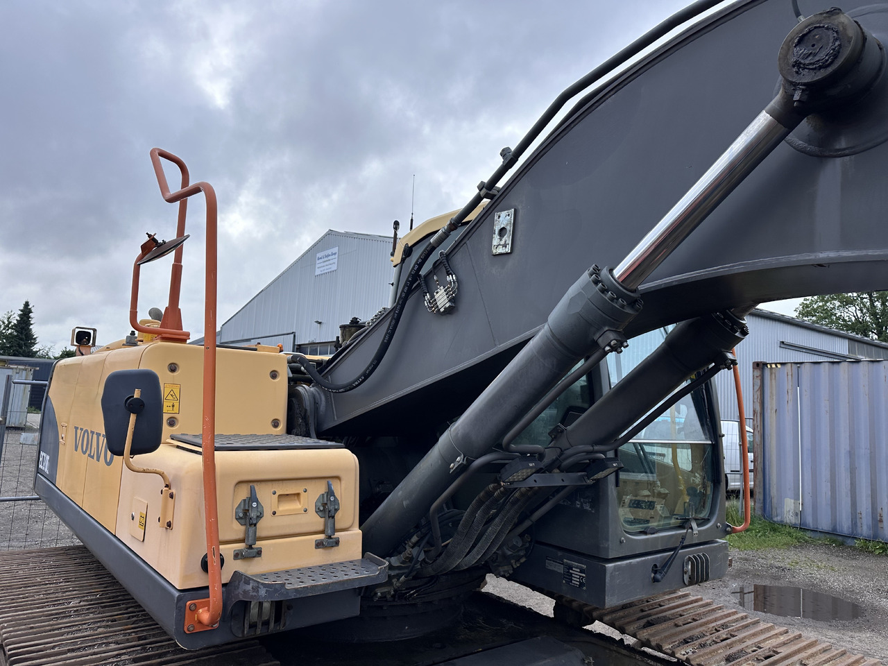 VOLVO EC 210 CL Deutsche Maschine! Top !!! - Ekskavator me zinxhirë: foto 3 VOLVO EC 210 CL Deutsche Maschine! Top !!! - Ekskavator me zinxhirë: foto 3