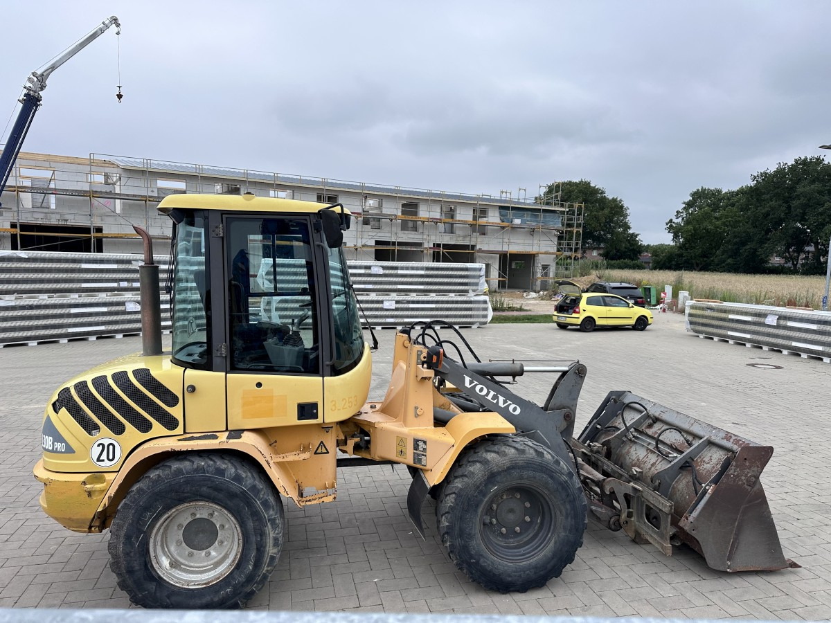 VOLVO L 30 B PRO 3er Kreis Klappschaufel+Palettengabel - Fadrom me goma: foto 2 VOLVO L 30 B PRO 3er Kreis Klappschaufel+Palettengabel - Fadrom me goma: foto 2