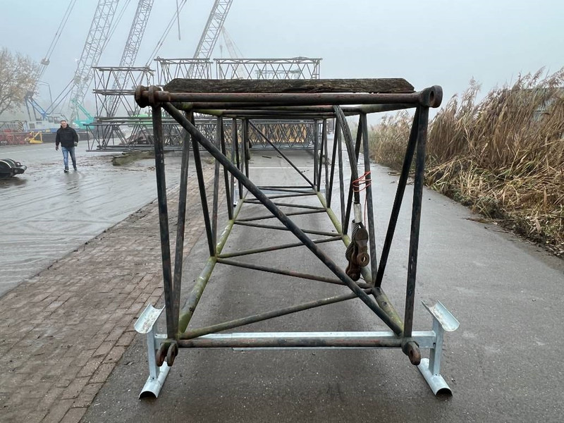 Hitachi KH 180-3 - Vinç me krah për Vinç: foto 3 Hitachi KH 180-3 - Vinç me krah për Vinç: foto 3