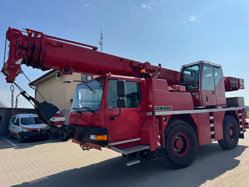 Liebherr LTM 1030-2.1 - Vinç për të gjitha terrenet: foto 1 Liebherr LTM 1030-2.1 - Vinç për të gjitha terrenet: foto 1