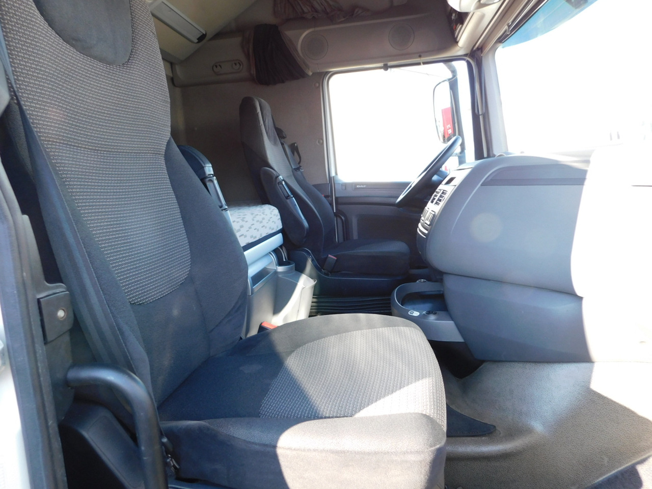 Daf Xf 460 ft - Gjysmë-kamion: foto 5 Daf Xf 460 ft - Gjysmë-kamion: foto 5