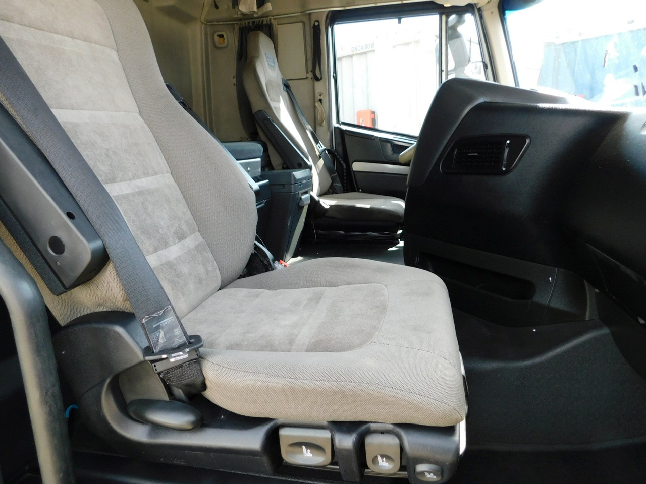 Iveco As440tp - Gjysmë-kamion: foto 5 Iveco As440tp - Gjysmë-kamion: foto 5