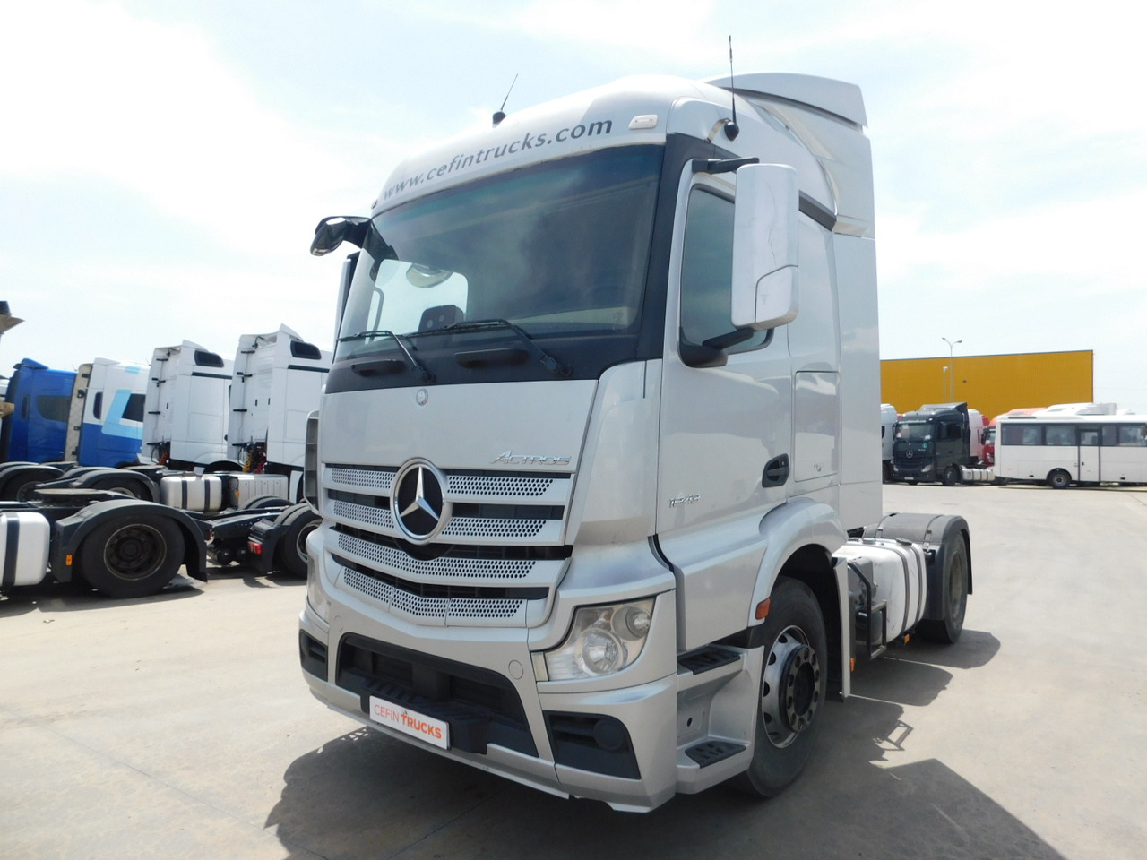Mercedes Actros 1843 - Gjysmë-kamion: foto 1 Mercedes Actros 1843 - Gjysmë-kamion: foto 1