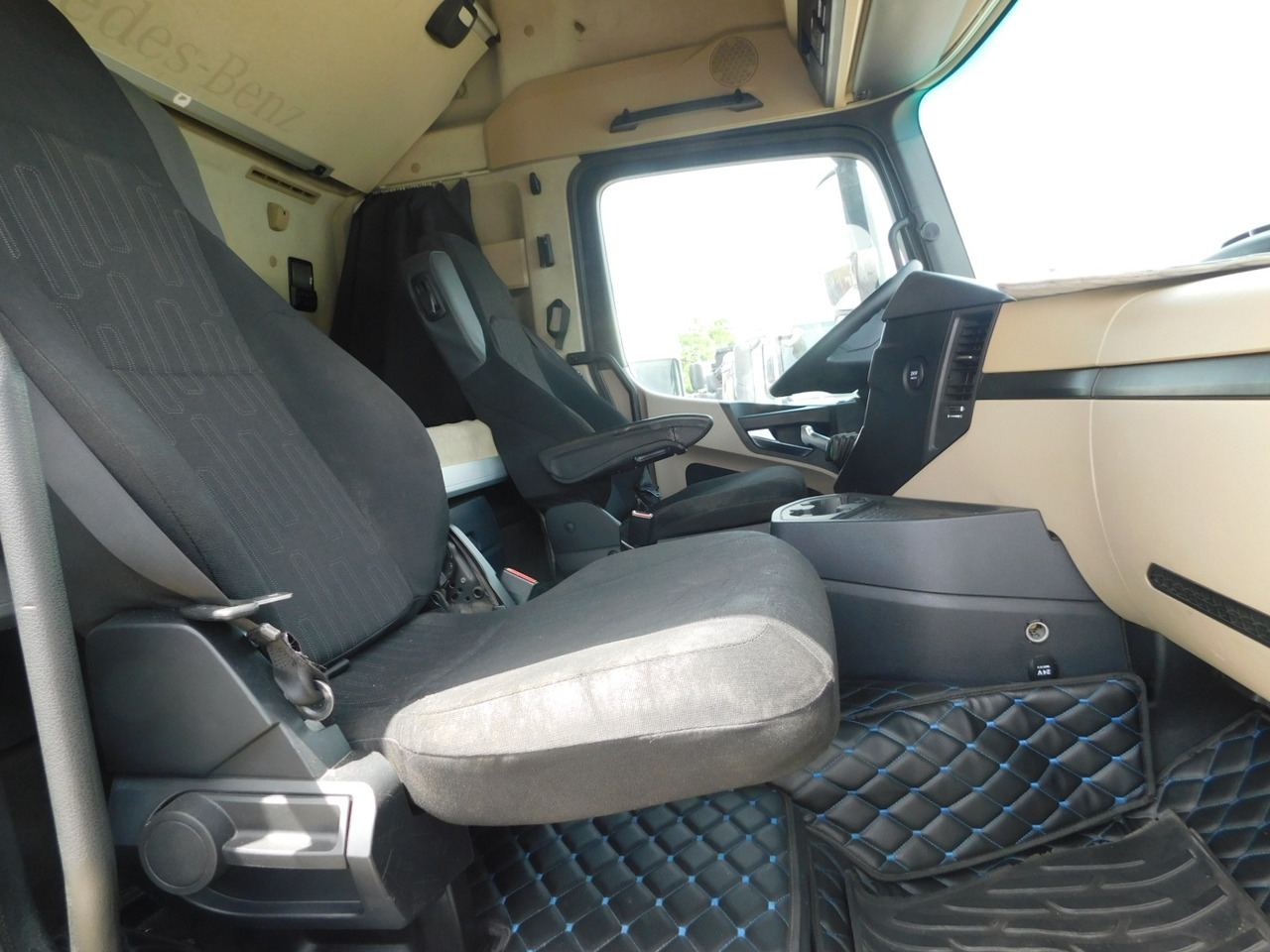 Mercedes Actros 1843 - Gjysmë-kamion: foto 5 Mercedes Actros 1843 - Gjysmë-kamion: foto 5