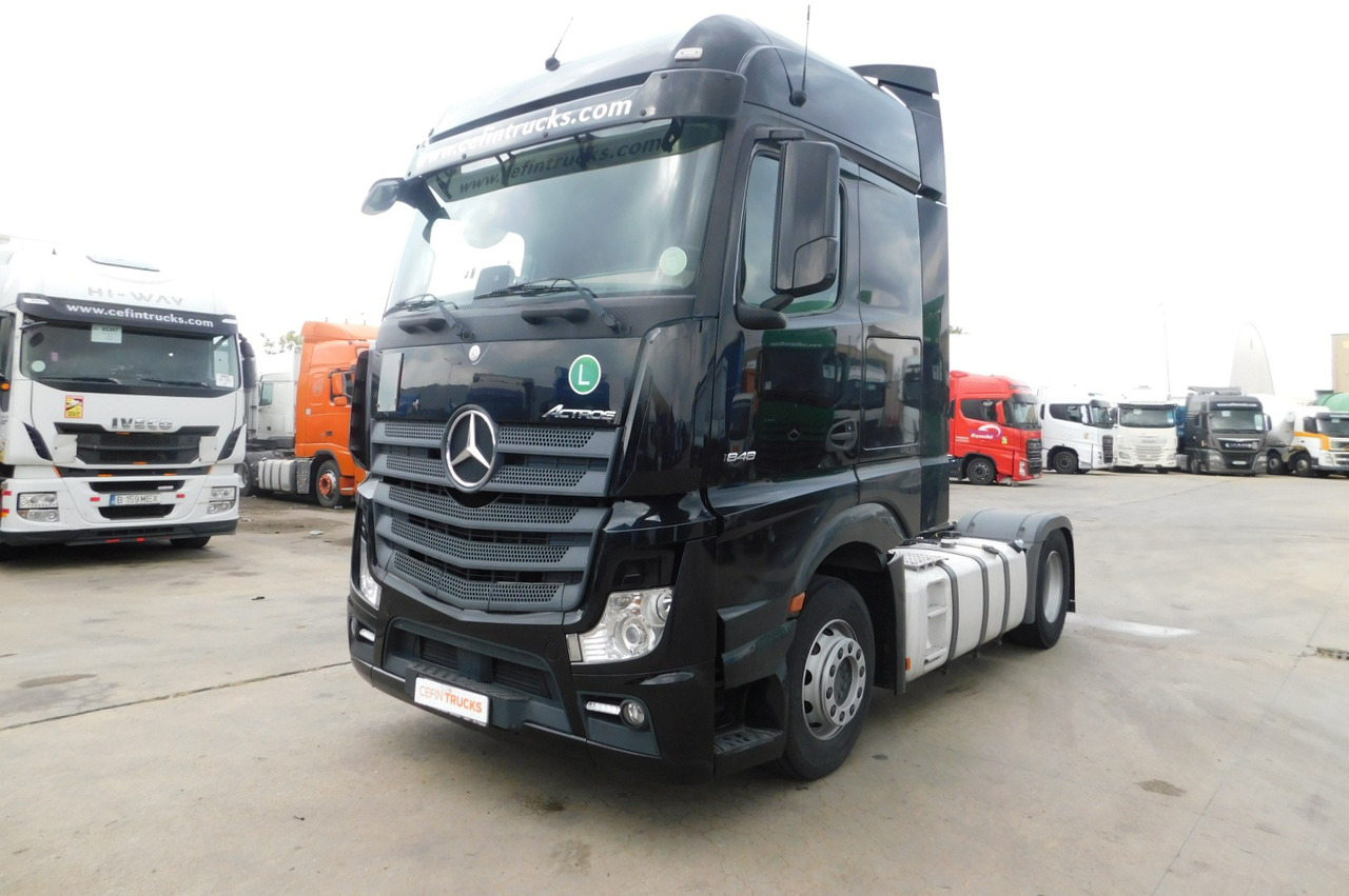 Mercedes Actros - Gjysmë-kamion: foto 1 Mercedes Actros - Gjysmë-kamion: foto 1