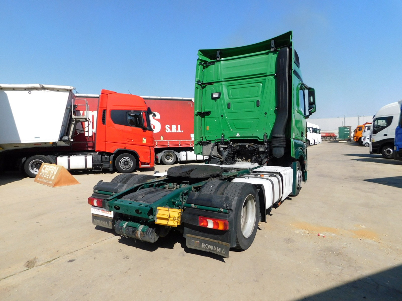 Mercedes Actros - Gjysmë-kamion: foto 3 Mercedes Actros - Gjysmë-kamion: foto 3