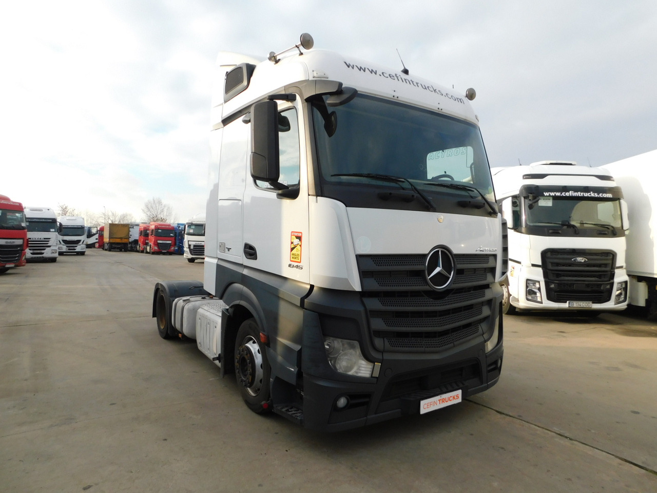 Mercedes Actros - Gjysmë-kamion: foto 2 Mercedes Actros - Gjysmë-kamion: foto 2