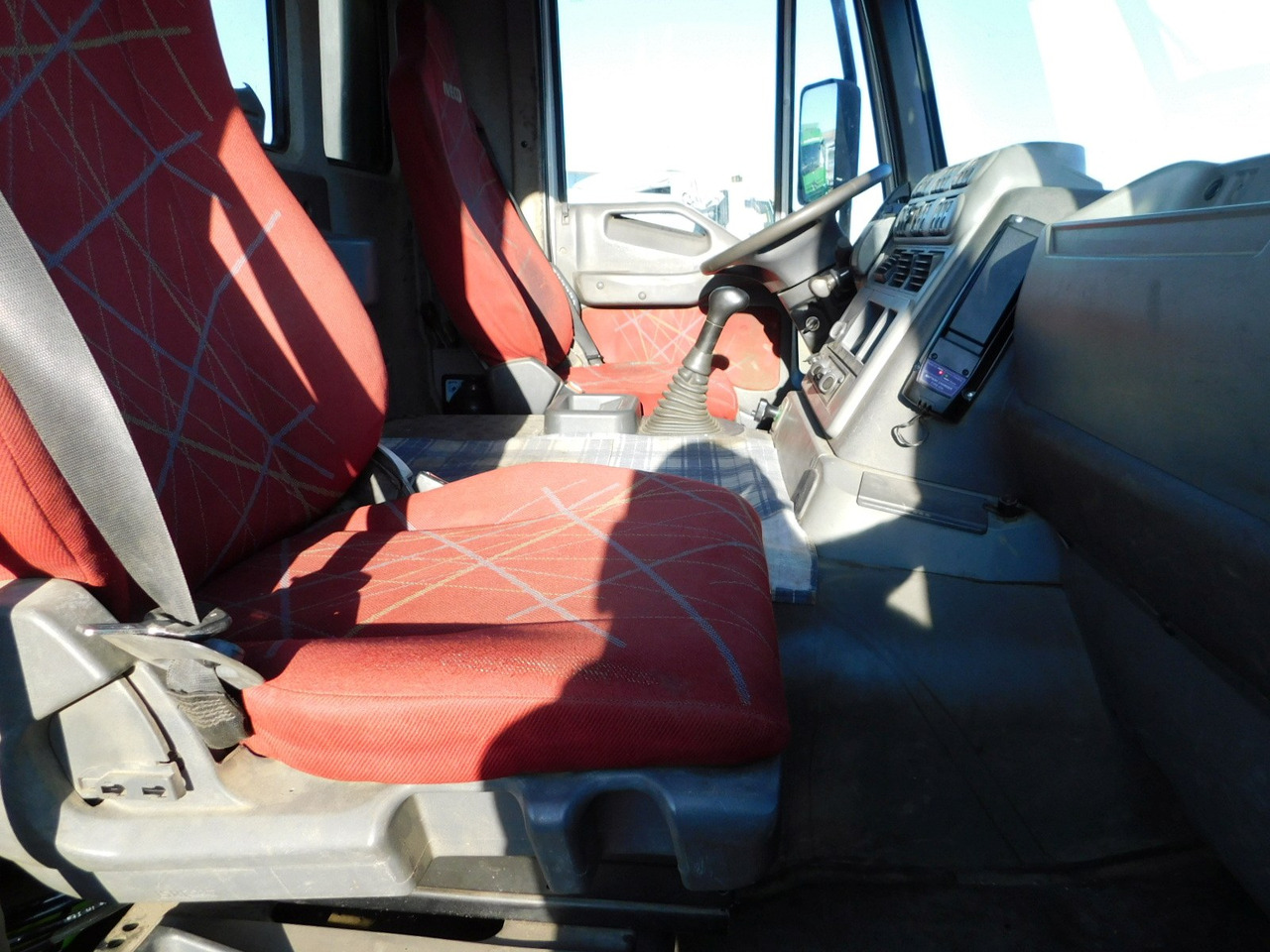 Iveco Magirus trakker - Kamion me karroceri të hapur, Kamion me vinç: foto 5 Iveco Magirus trakker - Kamion me karroceri të hapur, Kamion me vinç: foto 5