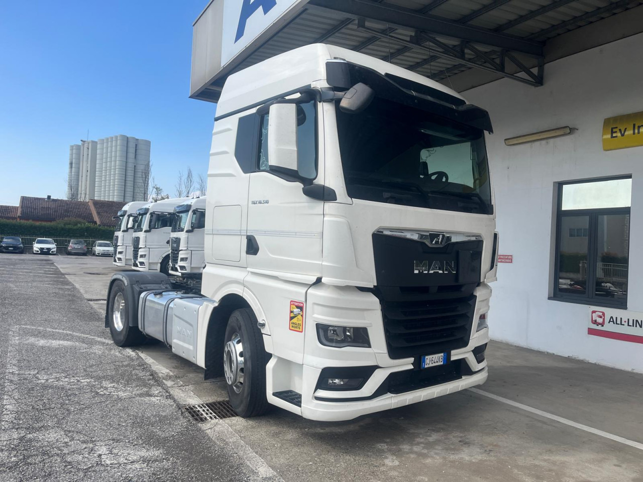MAN TGX 18.510 4x2 BL SA ADR FL EXII EXIII Euro6 Klima - Gjysmë-kamion: foto 1 MAN TGX 18.510 4x2 BL SA ADR FL EXII EXIII Euro6 Klima - Gjysmë-kamion: foto 1